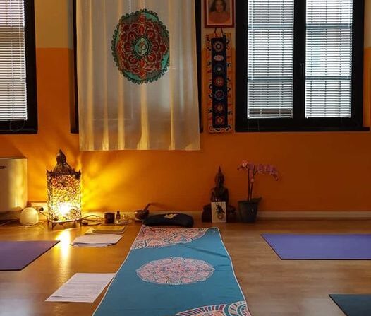 IL CENTRO DHARMA YOGA CHIUDERÀ PER LE FESTIVITÀ  NATALIZIE DA VENERDI 23  DICEMBRE A DOMENICA 8  GENNAIO  .
 UN AUGURIO DI CUORE A TUTTI. NAMASTE’