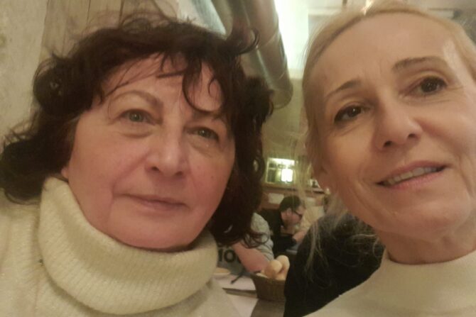 LE ISTRUTTRICI MANUELA E NADIA DEL CENTRO  DHARMA YOGA VERONA  e DHARMA YOGA GARDA  AUGURANO A TUTTI BUONE FESTIVITÀ  NATALIZIE .