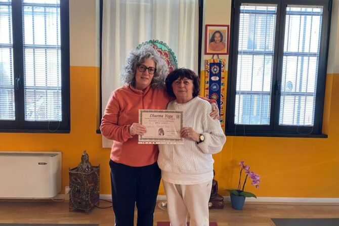 Oggi si è concluso il corso di yoga nidra del primo turno con attestato di partecipazione .
Sabato prossimo si concluderà il corso di yoga nidra del secondo turno ( 13 parteci…