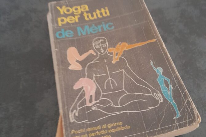 QUANDO SI DICE CHE LO YOGA VA STUDIATO E PRATICATO ! … CON PASSIONE DEDIZIONE E CONOSCENZA …  Questo libro del papà  l ho trovato quando , dopo la sua dipartita (91 anni )  a…