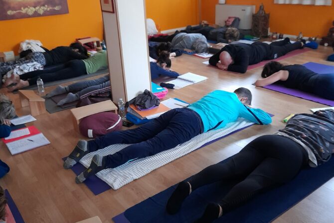 OGGI   “LABORATORIO INTENSIVO DI YOGA  ” con i nostri   allievi