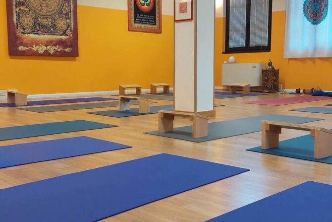 Siamo in dirittura d’ arrivo all inizio dei corsi di Yoga presso il Dharma  , tutti i giorni e vari orari  con doppi turni serali , i corsi di Yoga-Mindfullnes e Mindfullness . 

L…
